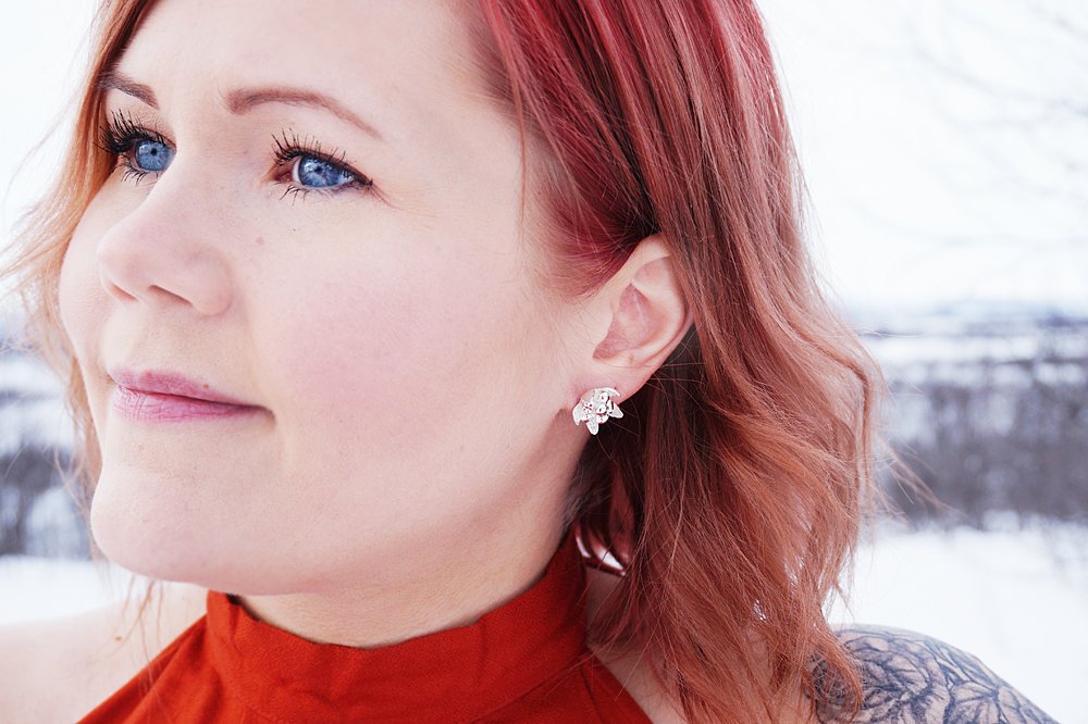 Camilla Mustikka Hjortron örhänge stift