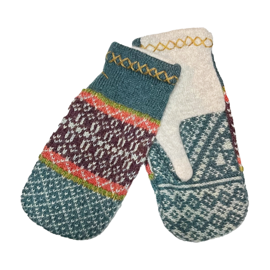 Stickade och filtade ullvantar