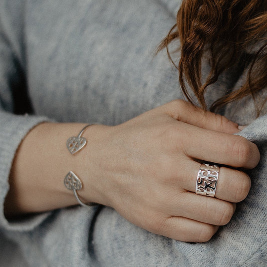 Silverring Arctic Jewellery design Camilla Mustikka från smyckeskollektion Taggig