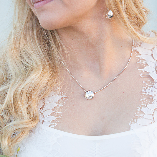 Camilla Mustikka Snöflinga halsband