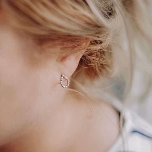 Camilla Mustikka Droppar stiftörhängen oxiderade