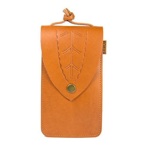 Mobilväska från Kero i färgen natur.