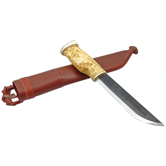 En robust huggare med skaft av masurbjörk och långt kolstålsblad