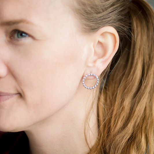 Camilla Mustikka Silverörhängen stift kulor